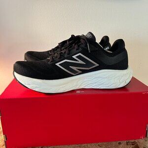 New Balance Women’s Fresh Foam X 880V14, Style# W880K14 , SZ 10 Black/White